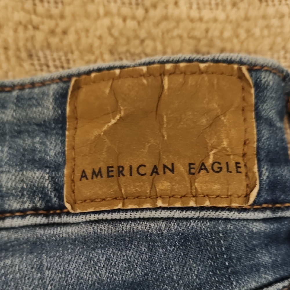 American Eagle Outfitters High Rise Distressed Blue Jeans - Picture 4 of 4